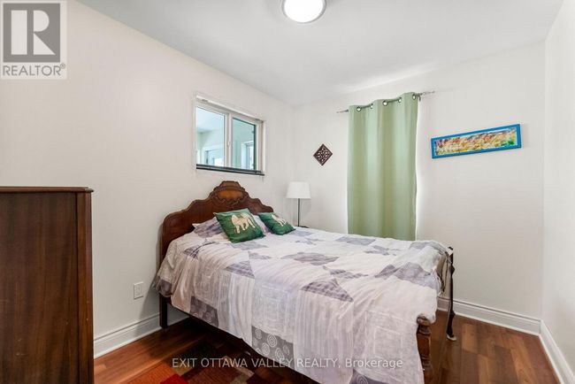 28084 Highway 41, House other with 5 bedrooms, 2 bathrooms and 5 parking in Renfrew ON | Image 20