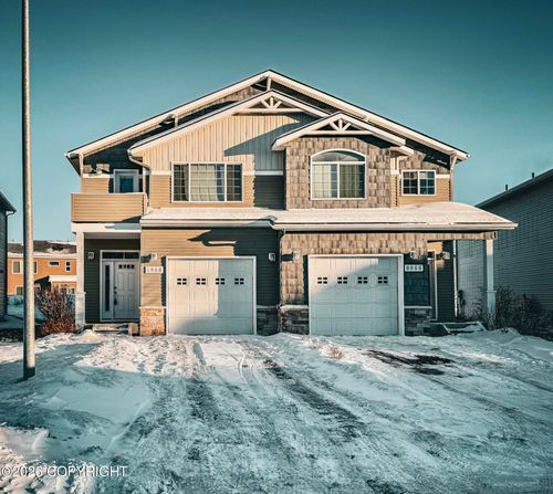 11a-8968 Dry Creek Loop, Anchorage, AK, 99502-4063 | Card Image