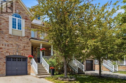 83 Limeridge St, Aurora, ON, L4G7X9 | Card Image