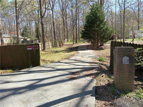 460 Dot Dr, atlanta, GA, 30349-2704 | Card Image