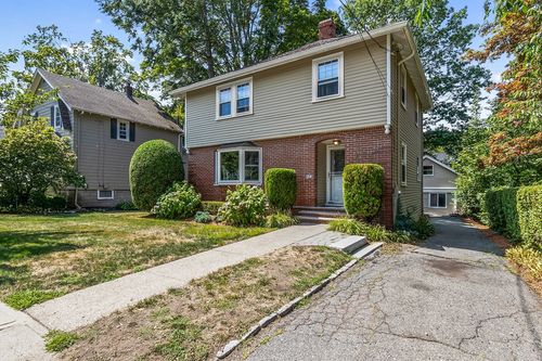 123 Linden Rd, Melrose, MA, 02176-2438 | Card Image