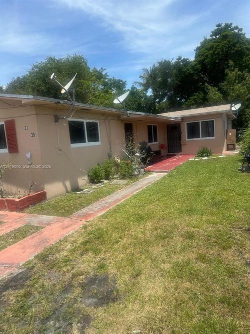 37 Ne 168th St, North Miami Beach, FL, 33162 | Card Image