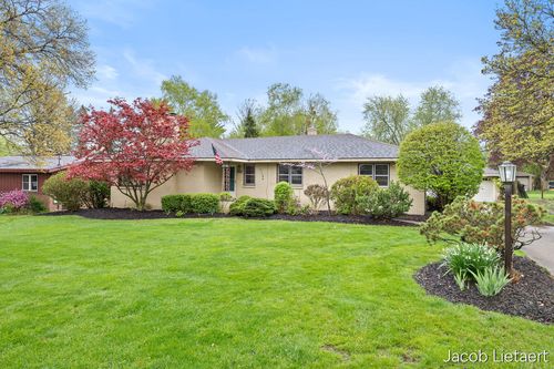 1836 Millbrook St Se, Grand Rapids, MI, 49508-2635 | Card Image
