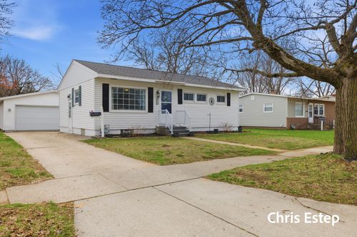 1620 Slayton Ave, Grand Haven, MI, 49417-2041 | Card Image
