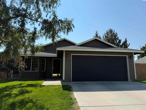 7712 Thetis Dr, Pasco, WA, 99301-7959 | Card Image