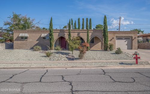1203 Edgewood Ave, Las Cruces, NM, 88005-1127 | Card Image
