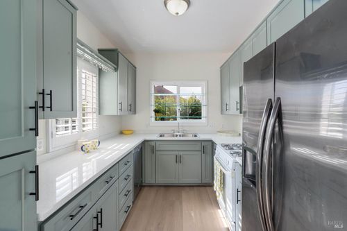 32 Bridgegate Way, Napa, CA, 94559-4752 | Card Image
