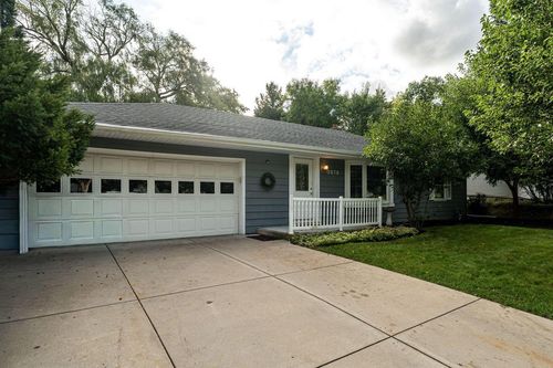 3278 N 106th Street, Wauwatosa, WI, 53222 | Card Image