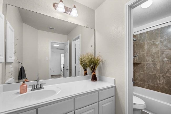 Full bathroom #3 | Image 26