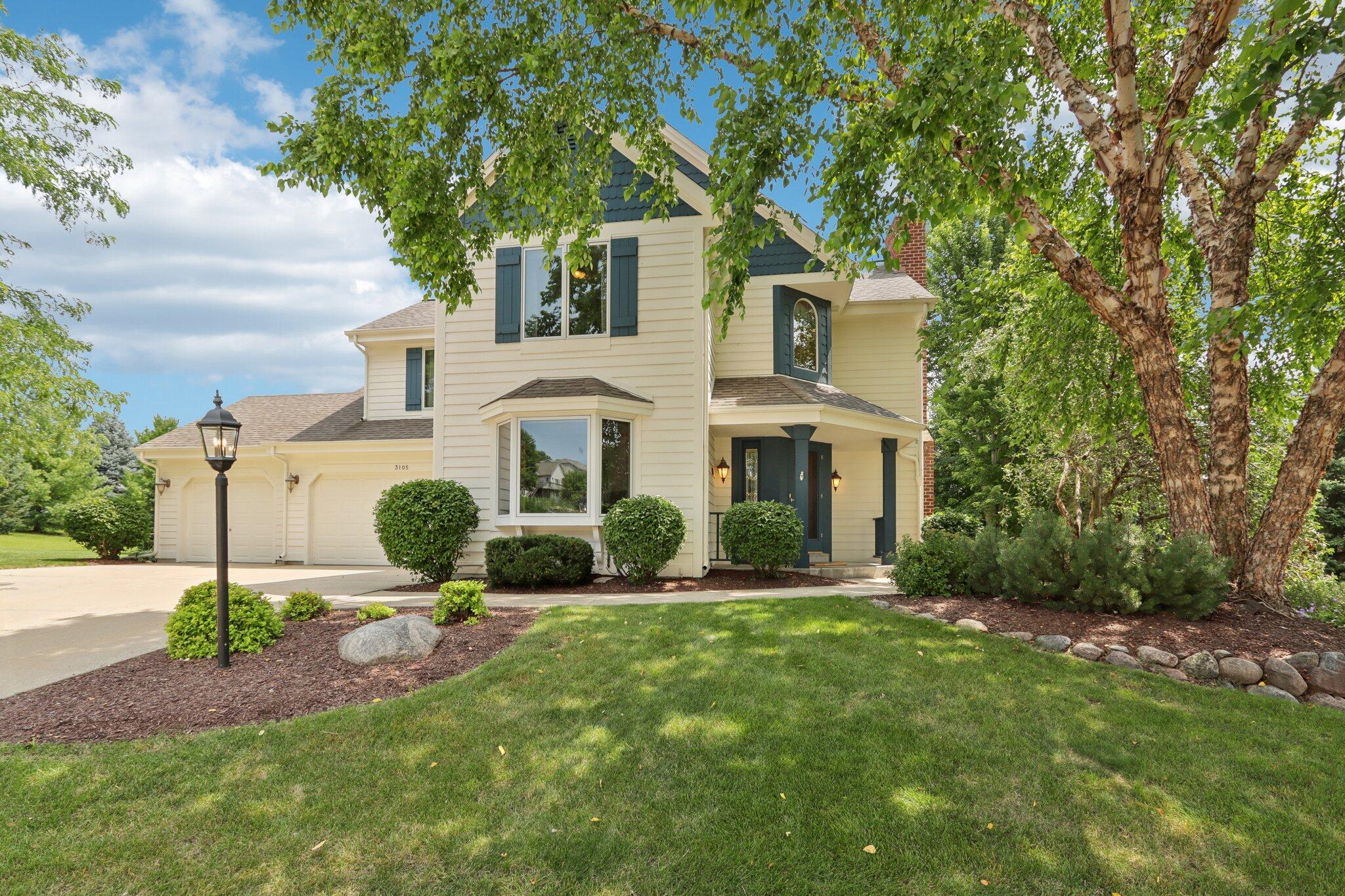 Fox Hill Cir, Waukesha, WI 53189