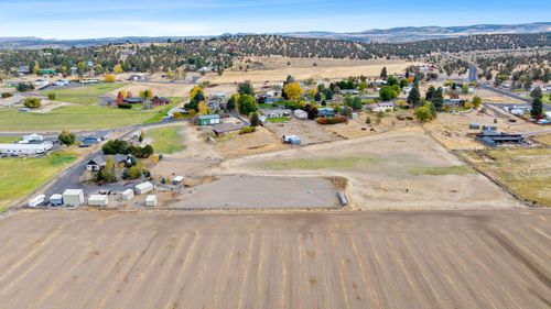 998 Ne Brown Dr, Madras, OR, 97741-8942 | Card Image