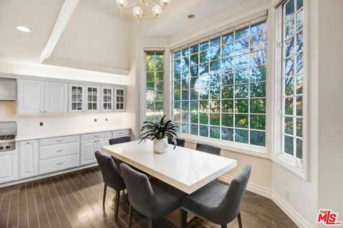 19500 Winifred St, Tarzana, CA, 91356 | Card Image