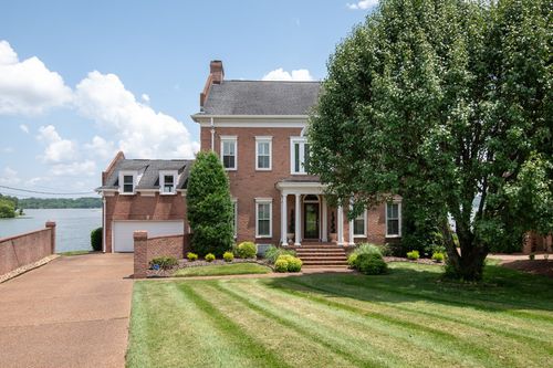 114 Governors Point Blvd, Hendersonville, TN, 37075-4064 | Card Image