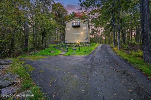 9868 Deerwood Dr, Tobyhanna, PA, 18466-3881 | Card Image