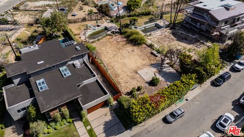 16630 Akron St, Pacific Palisades, CA, 90272-2307 | Card Image