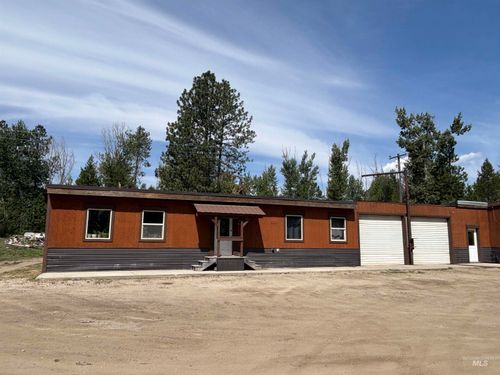 941 S Main St, Cascade, ID, 83611-5221 | Card Image