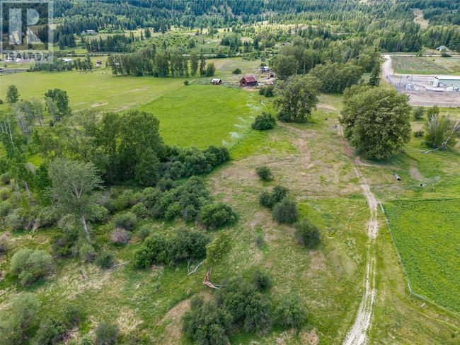 7398 Yellowhead Highway, House other with 3 bedrooms, 1 bathrooms and null parking in Darfield BC | Image 56