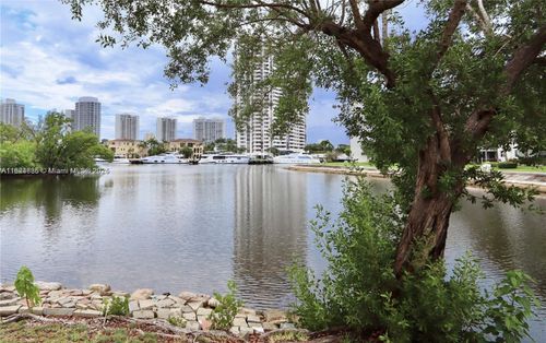 apt-e309-2930 Point East Dr, Aventura, FL, 33160-2639 | Card Image