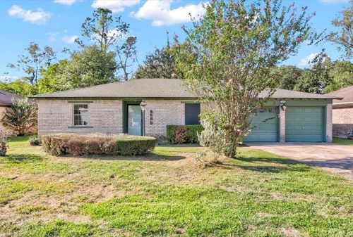 5585 Scenic Dr, Beaumont, TX, 77713-8616 | Card Image