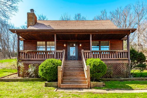 655 Cummings Ln, Cottontown, TN, 37048-5142 | Card Image
