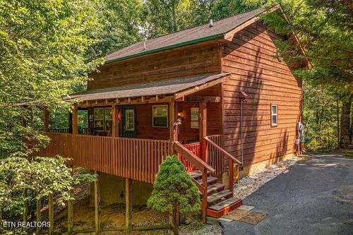 833 S New Era Rd, Sevierville, TN, 37862-2546 | Card Image