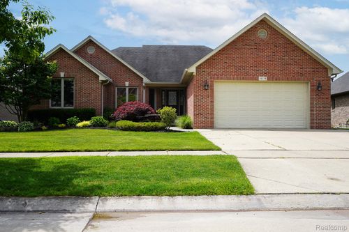 16154 White Water Dr, Macomb, MI, 48042-6181 | Card Image