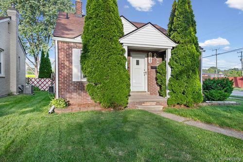 28100 Glenwood St, Saint Clair Shores, MI, 48081-1548 | Card Image