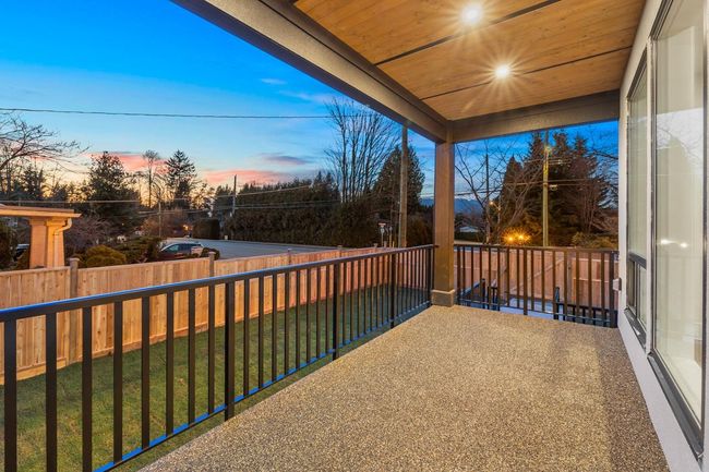 12385 Davison Street, House other with 8 bedrooms, 6 bathrooms and 6 parking in Maple Ridge BC | Image 5