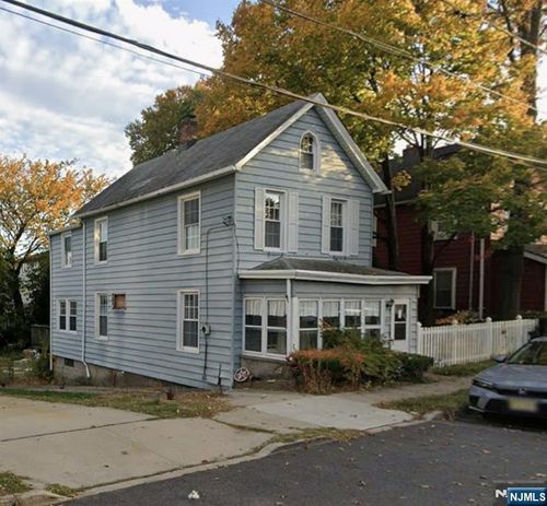 315 8th St, Carlstadt, NJ, 07072-1005 | Card Image