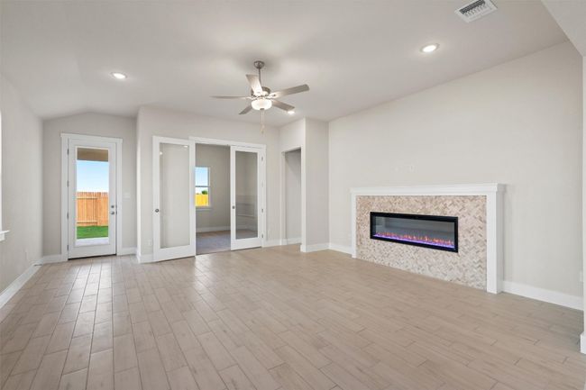 19141 Ariel Elena Way, House other with 3 bedrooms, 2 bathrooms and 5 parking in Pflugerville TX | Image 5