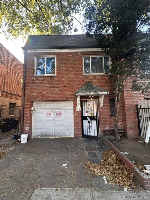 9628 41st Ave, Corona, NY, 11368-2151 | Card Image