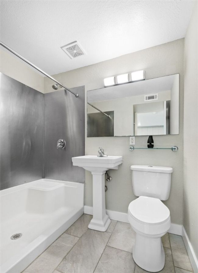 8 S Hill Ave, Condo with 2 bedrooms, 1 bathrooms and null parking in Fayetteville AR | Image 13