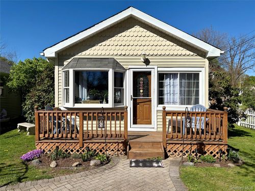42 Waterstone Rd, Greenwood Lake, NY, 10925-2607 | Card Image