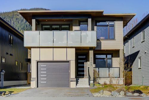 2004 Tiyata Blvd, Pemberton, BC, V0N2L0 | Card Image