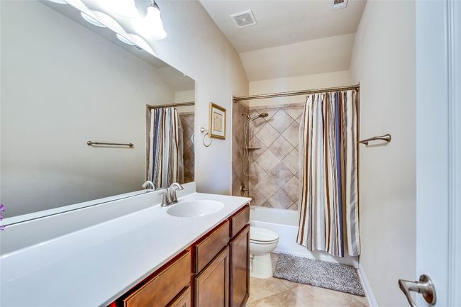 2nd Upstair full bathroom | Image 26