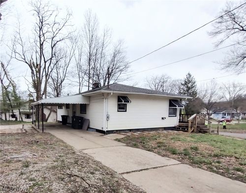 600 Eastland Ave, Akron, OH, 44305-1808 | Card Image