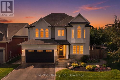 137 Edward St E, Newcastle, ON, L1B1M6 | Card Image
