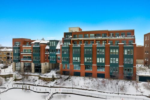 141 Rivers Edge Dr, Traverse City, MI, 49684-3279 | Card Image