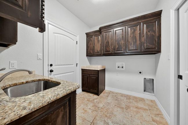 6711 Mosswood Dr, House other with 5 bedrooms, 3 bathrooms and 3 parking in Midland TX | Image 35