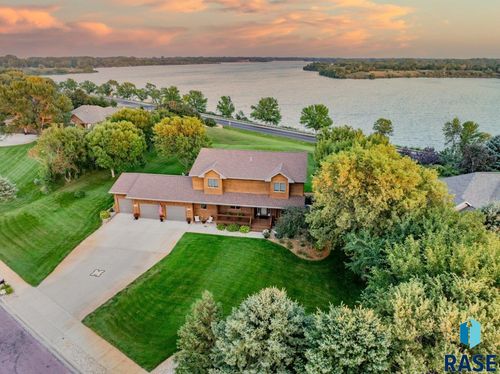2817 Dailey Dr Drive, Mitchell, SD, 57301 | Card Image
