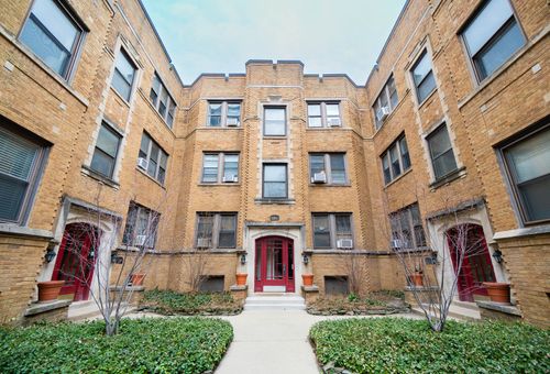 3-536 1/2 Cornelia Ave, Chicago, IL, 60657-2742 | Card Image