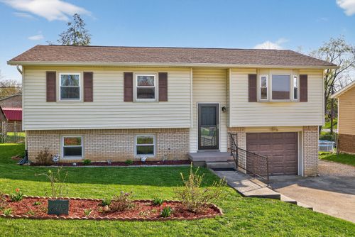 402 Harney Dr, Winchester, KY, 40391-9738 | Card Image