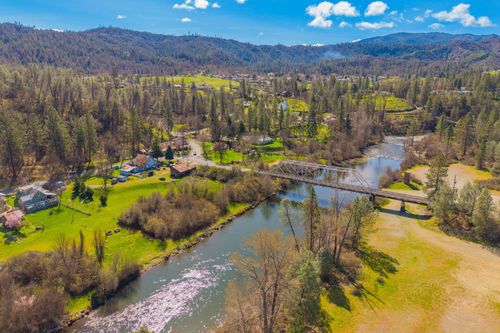 11 Deadwood Rd, Lewiston, CA, 96052-9526 | Card Image