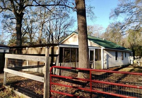 211 Bobwhite Ln, Livingston, TX, 77351-6862 | Card Image