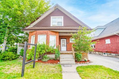 19 Ritson Rd S, House other with 3 bedrooms, 2 bathrooms and 3 parking in Oshawa ON | Image 1