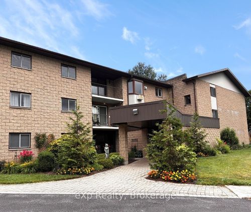 306-125 Hinks St, Walkerton, ON, N0G2V0 | Card Image