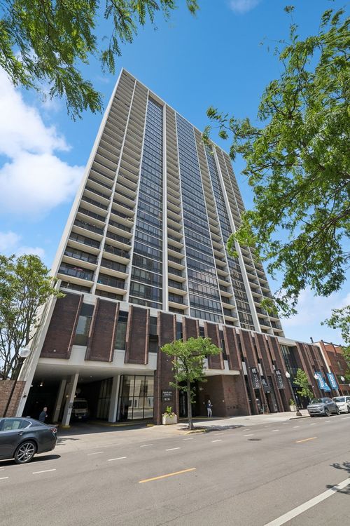 1108-1636 N Wells St, Chicago, IL, 60614-6013 | Card Image