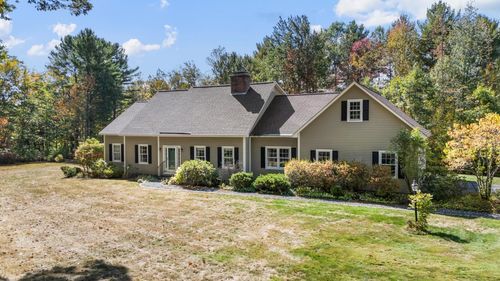 7 Buker Way, New London, NH, 03257-5923 | Card Image