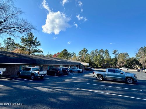 13-575 Se Broad St, Southern Pines, NC, 28387-6056 | Card Image