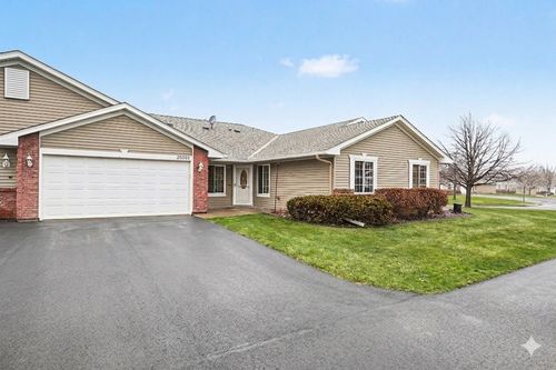 25555 Park Ln, Shorewood, MN, 55331-3394 | Card Image